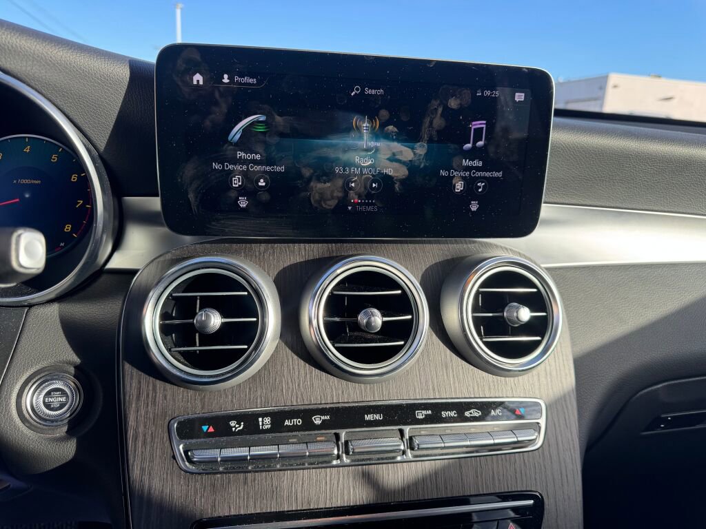 Used 2022 Mercedes-Benz GLC 300 4MATIC image 11