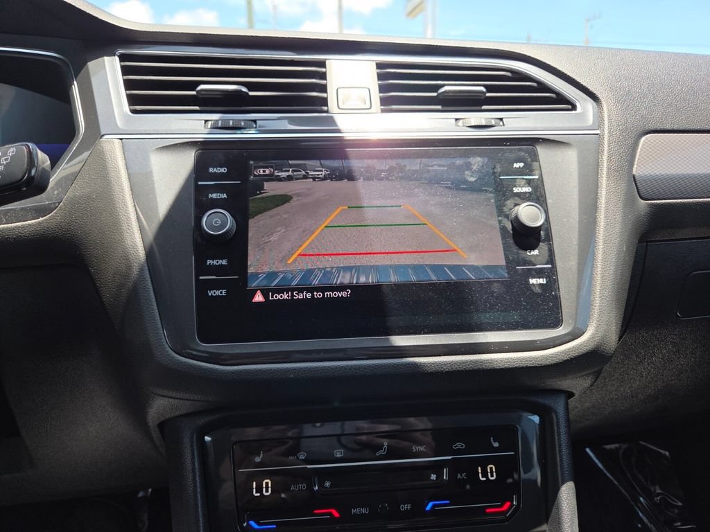 Used 2023 Volkswagen Tiguan SE FWD image 38