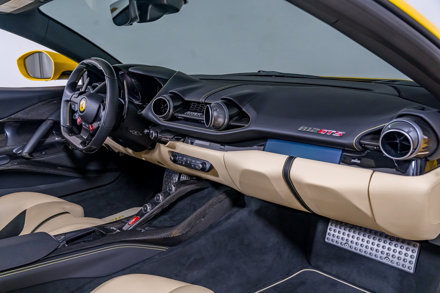 Used 2022 Ferrari 812 GTS RWD image 37
