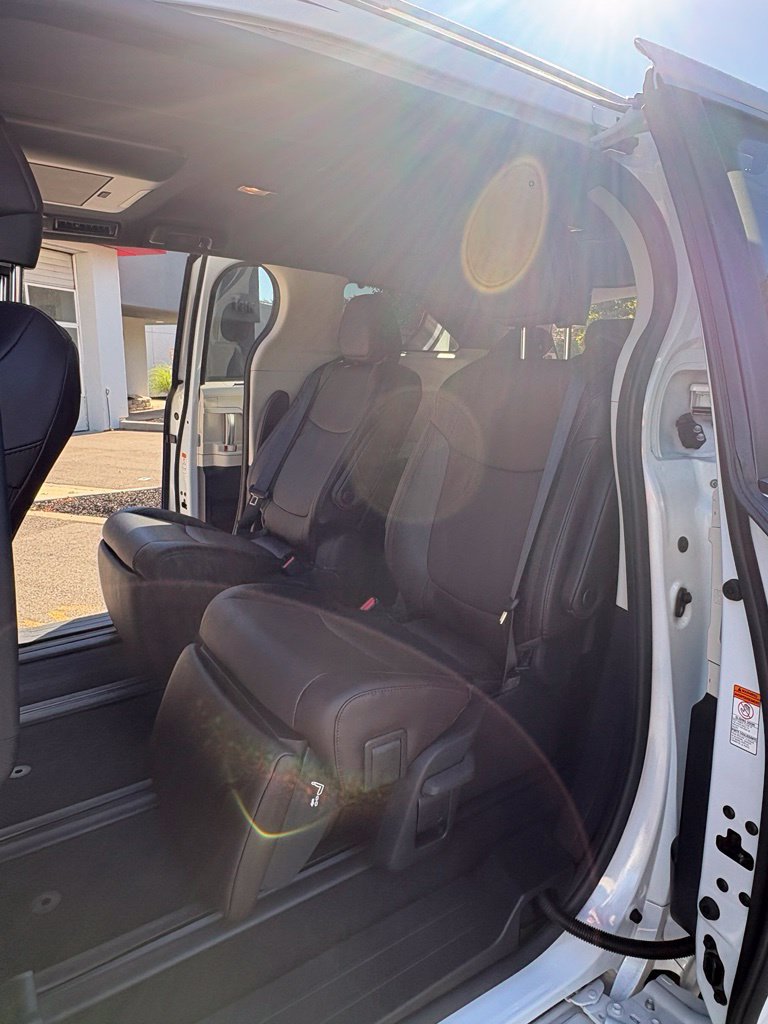 Used 2023 Toyota Sienna Platinum AWD/4WD image 11