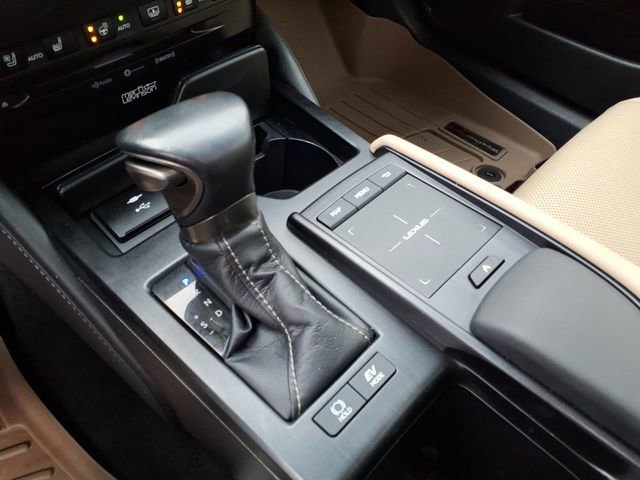 Used 2021 Lexus ES 300h Ultra Luxury w/ Accessory Package 2 image 17