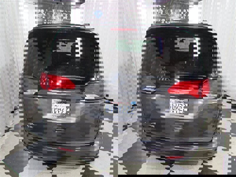 Used 2021 Chrysler Voyager Lxi image 40