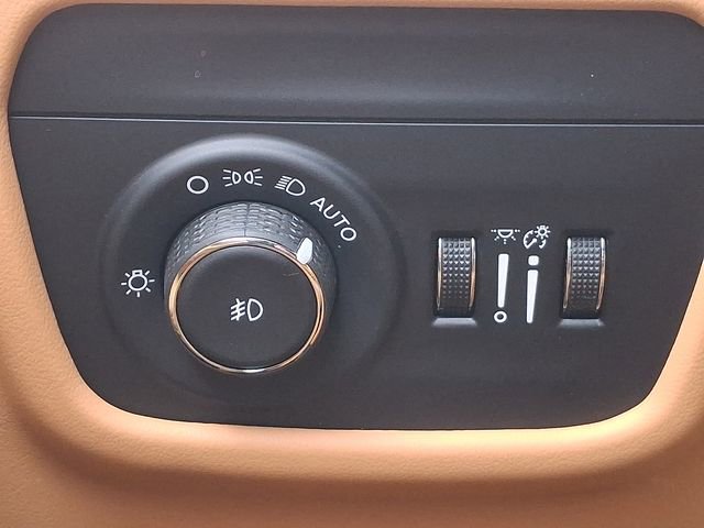 Used 2024 Jeep Grand Cherokee L Summit image 23