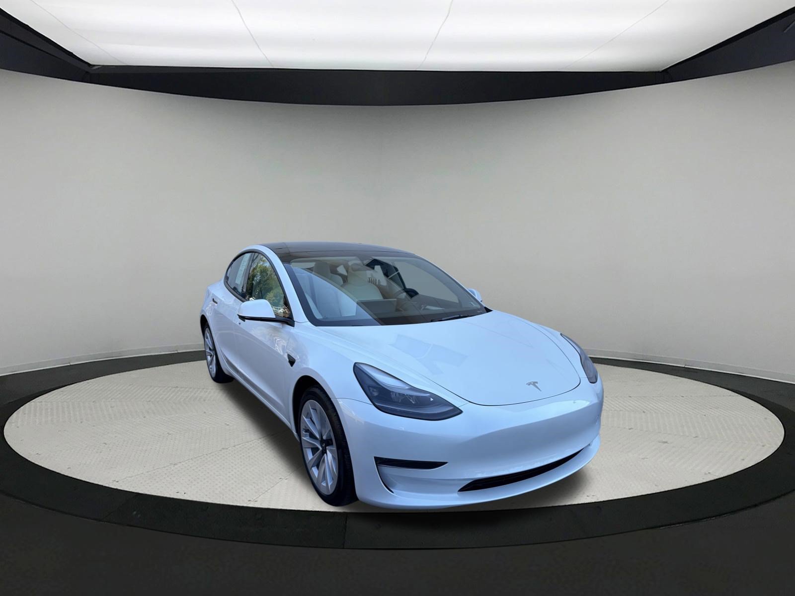 Used 2023 Tesla Model 3 Standard Range RWD image 3