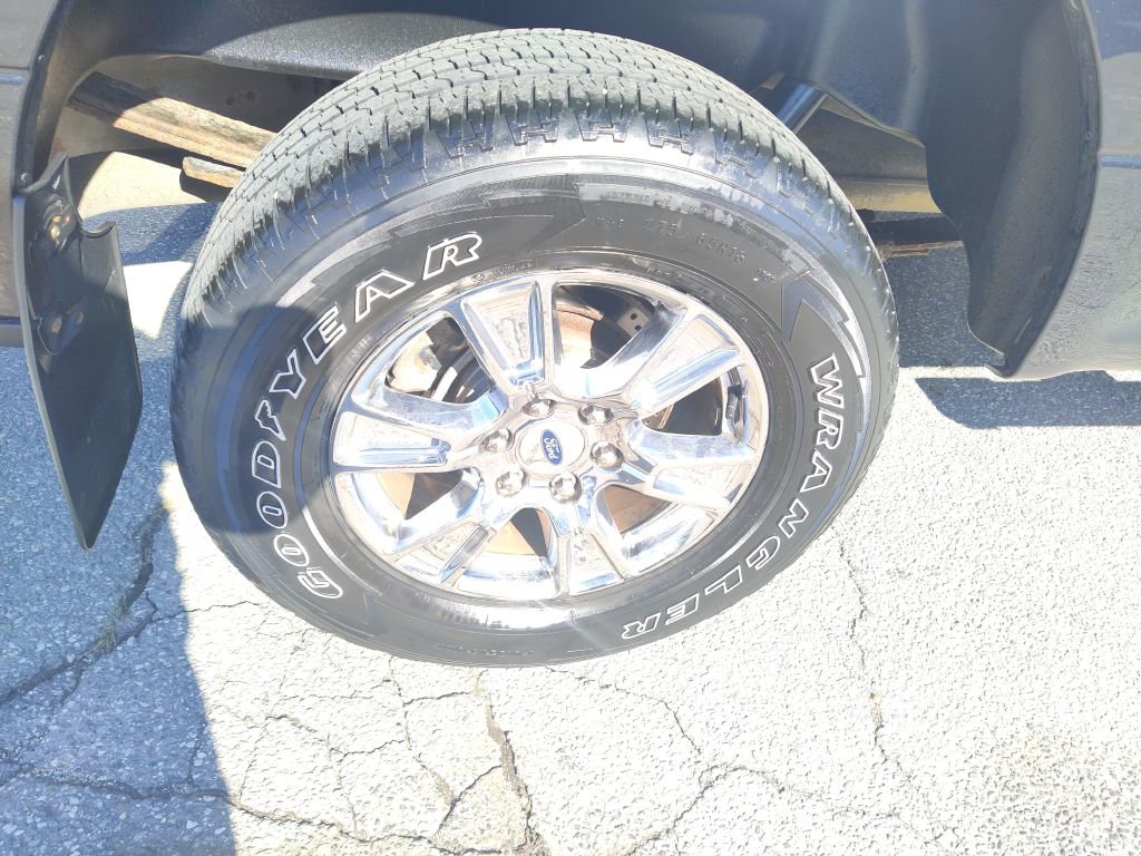 Used 2015 Ford F150 XLT w/ Equipment Group 302A Luxury image 18