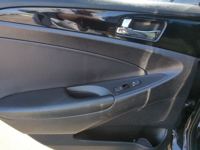 Used 2014 Hyundai Sonata Limited w/ Technology Package 05 FWD image 20