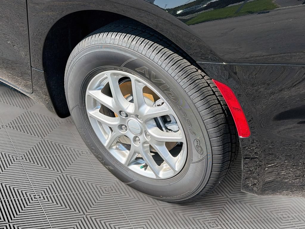 New 2027 Chrysler Pacifica Select FWD image 37