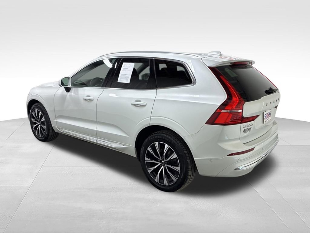 Used 2023 Volvo XC60 B5 Plus w/ Climate Package AWD/4WD image 9