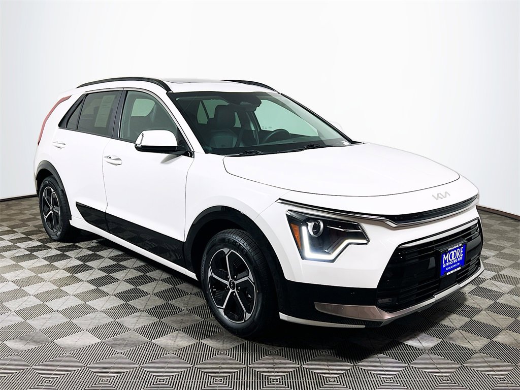 Used 2024 Kia Niro SX