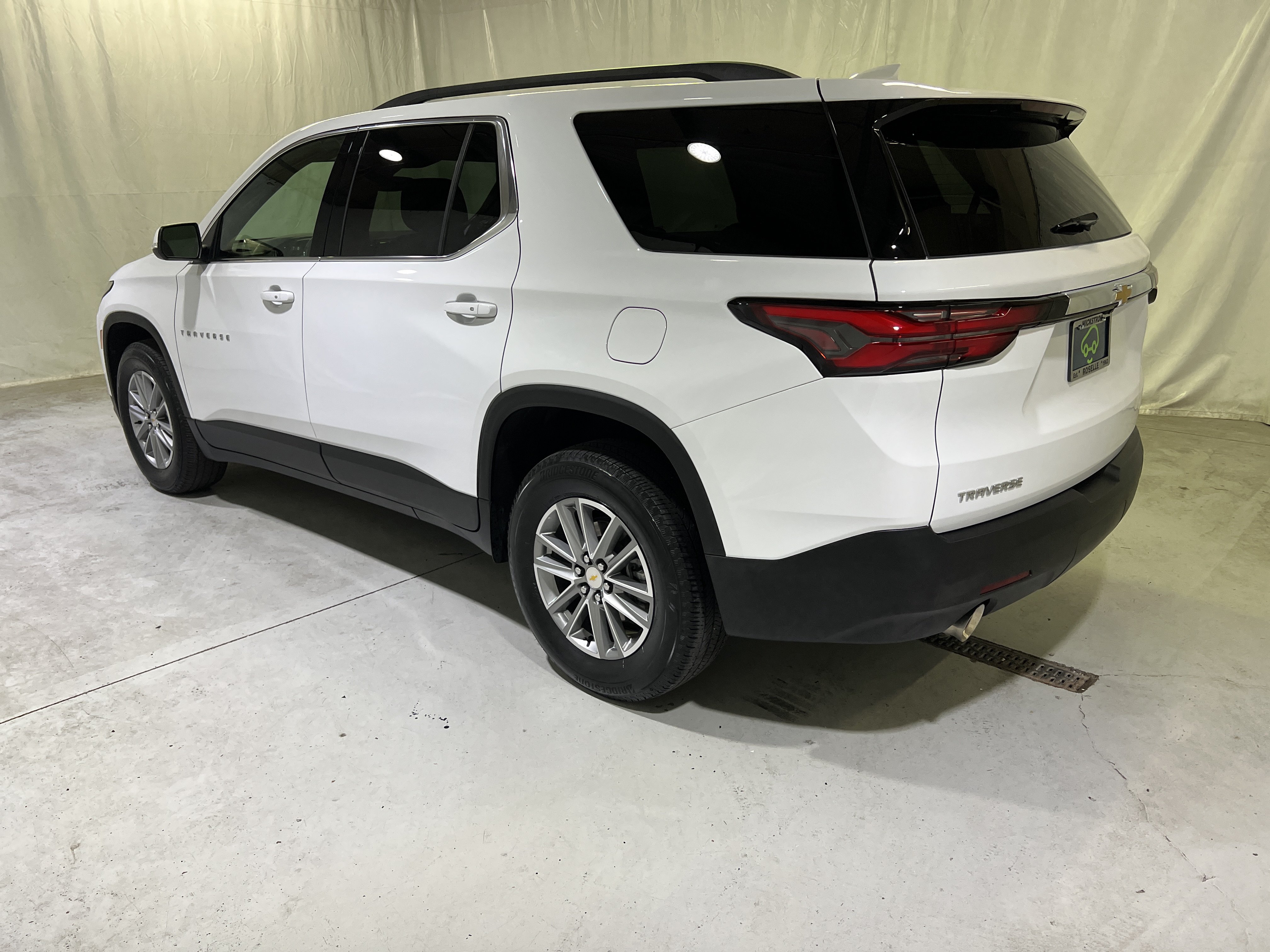 Certified 2023 Chevrolet Traverse LT FWD image 8