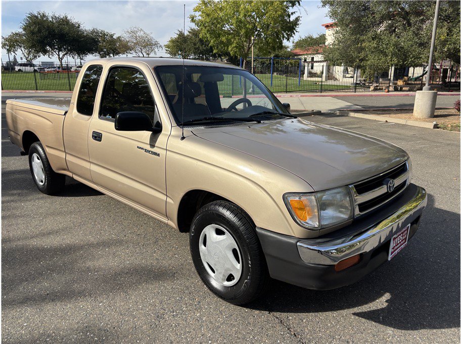 Used 1998 Toyota Tacoma 2WD Xtracab w/ SR5 Pkg image 1