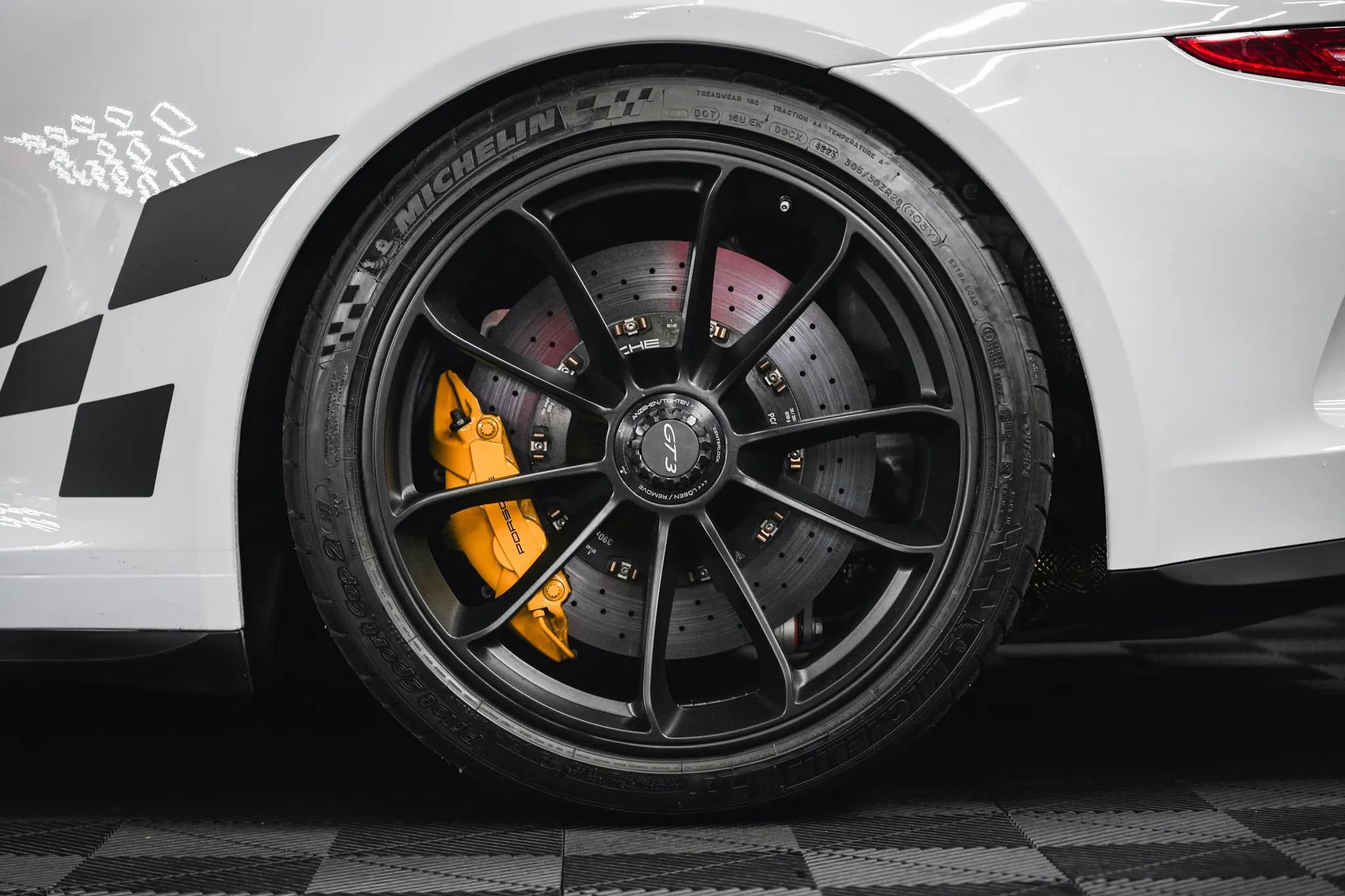 Used 2015 Porsche 911 GT3 RWD image 13