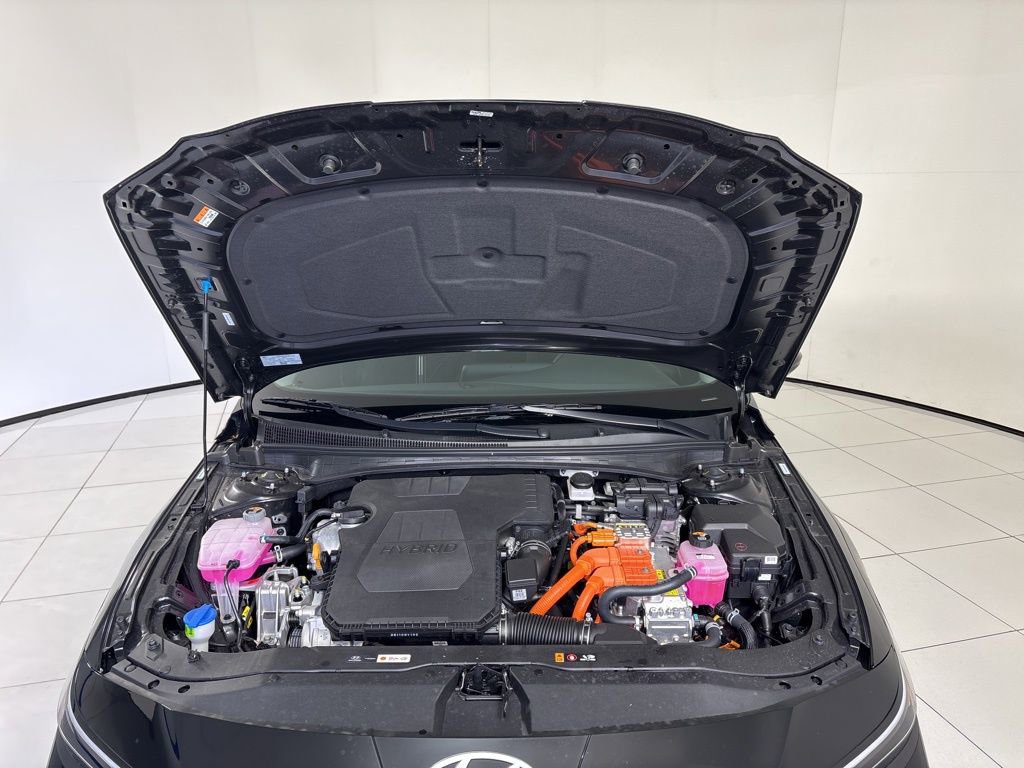New 2025 Hyundai Elantra Hybrid FWD image 11