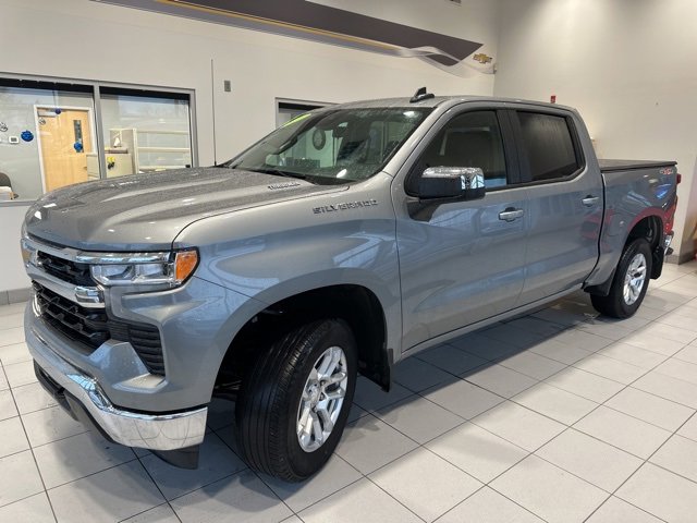 Used 2025 Chevrolet Silverado 1500 LT image 3