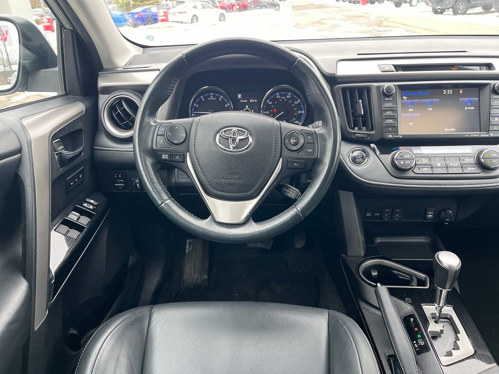 Used 2016 Toyota RAV4 Limited image 13
