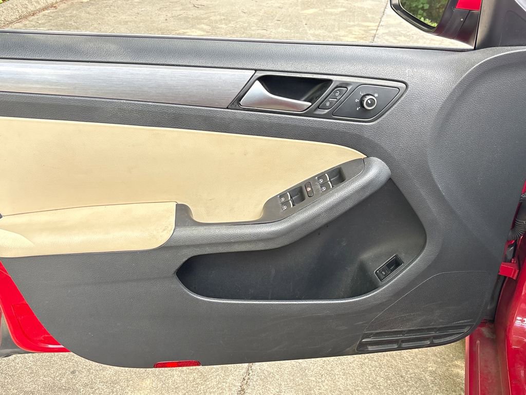 Used 2013 Volkswagen Jetta TDI FWD image 16