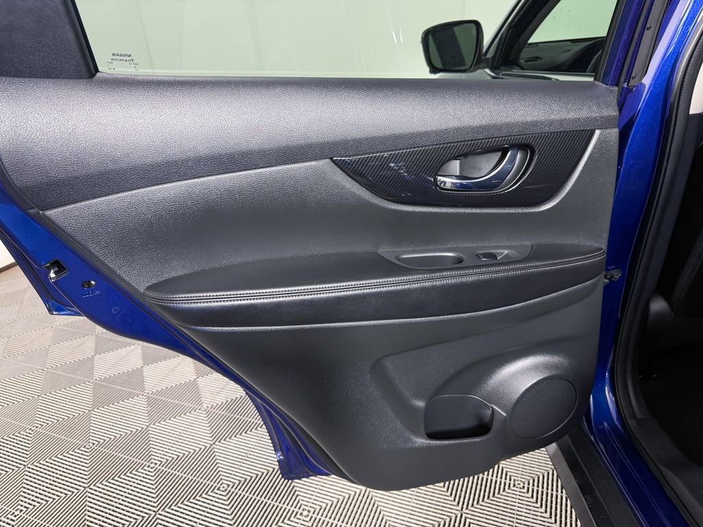 Used 2018 Nissan Rogue SL image 43