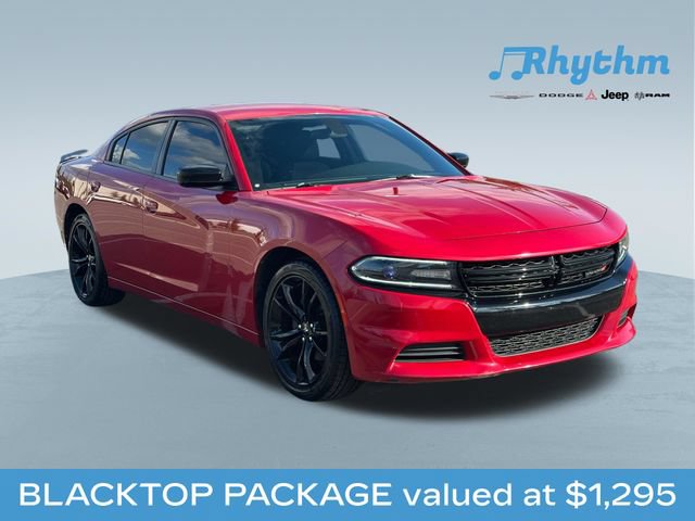 Used 2018 Dodge Charger SXT w/ Blacktop Package RWD image 1