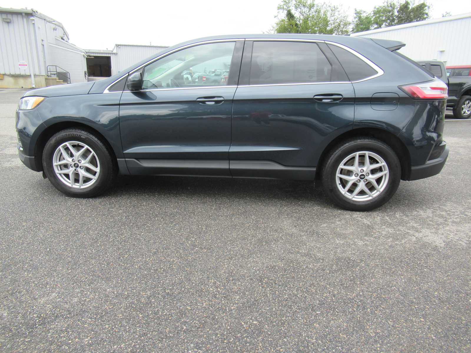 Used 2023 Ford Edge SEL w/ Convenience Package AWD/4WD image 8