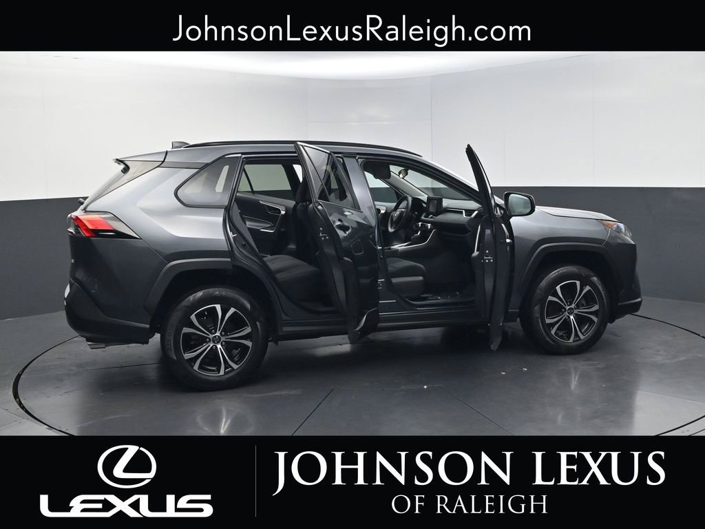 Used 2021 Toyota RAV4 LE FWD image 31