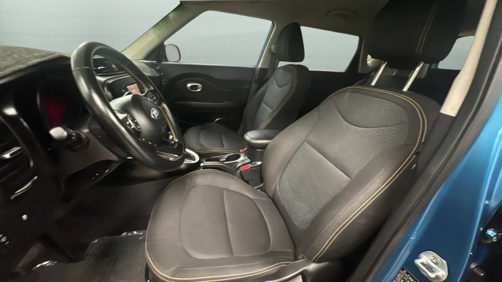 Used 2016 Kia Soul + w/ Designer's Package FWD image 23