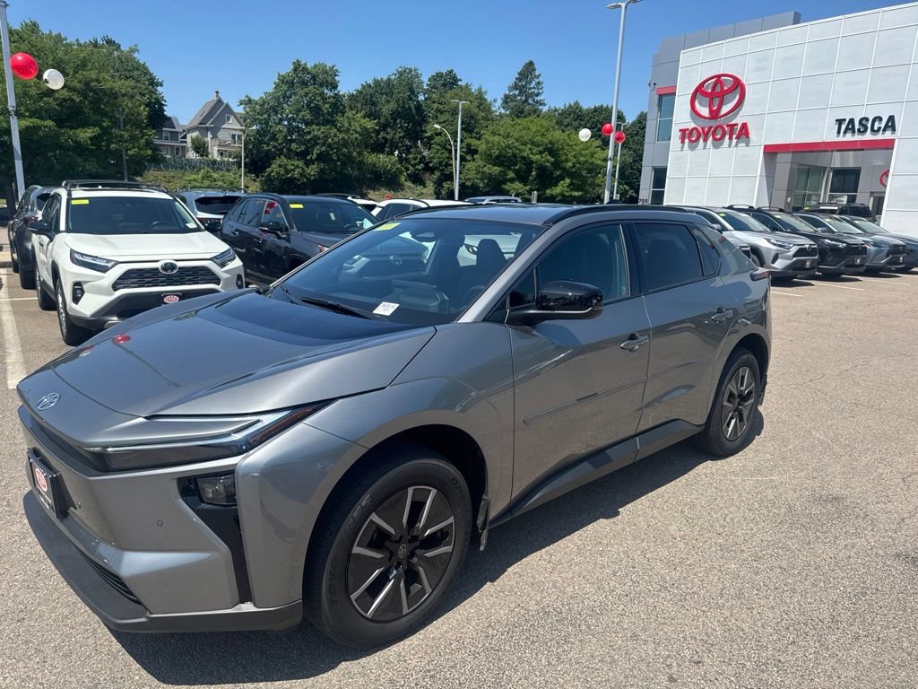 Used 2026 Toyota bZ AWD/4WD image 7