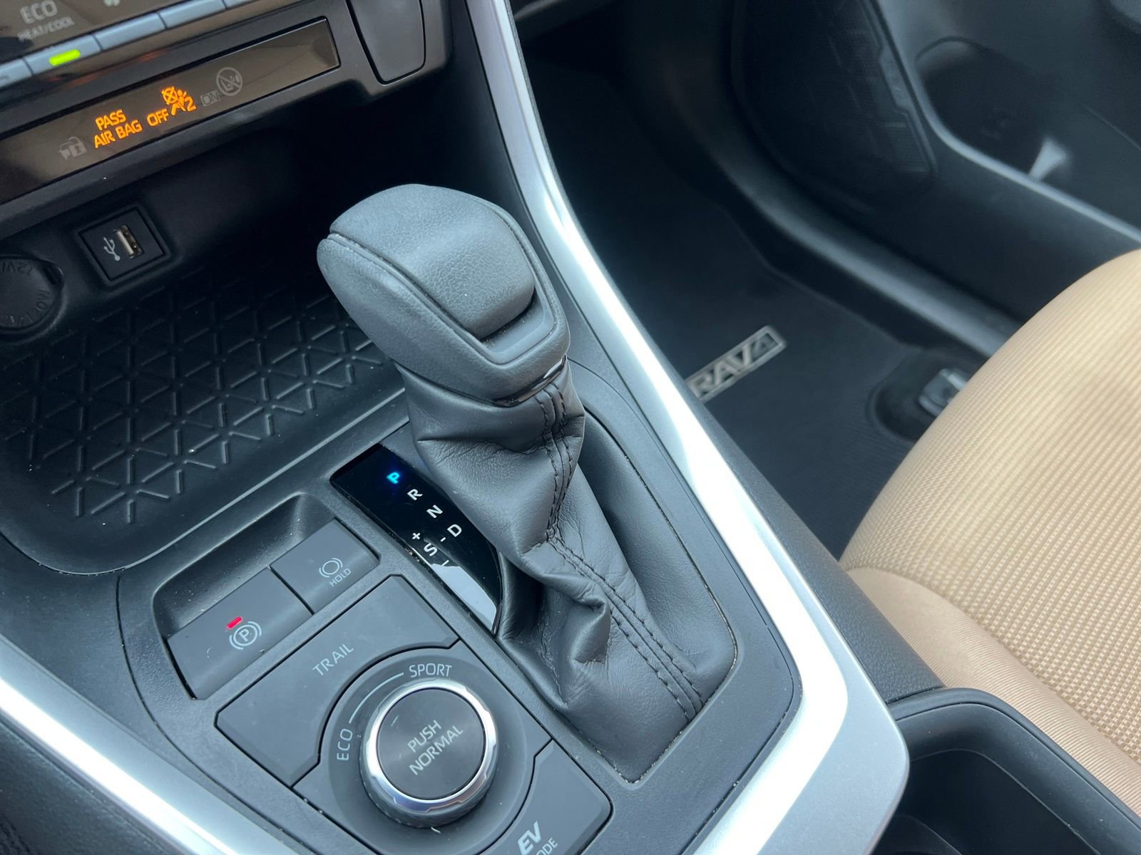 Used 2023 Toyota RAV4 LE image 24