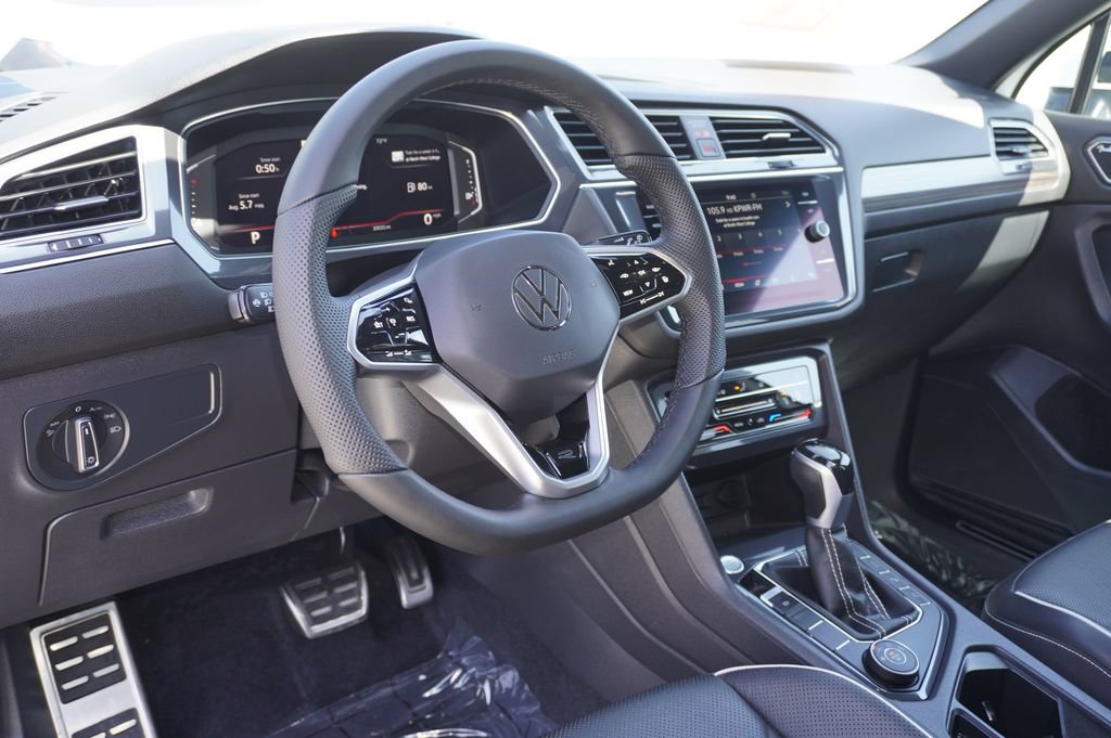 Used 2022 Volkswagen Tiguan SEL R-Line AWD/4WD image 13
