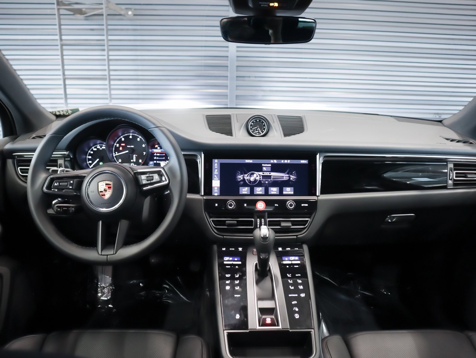 New 2026 Porsche Macan image 14
