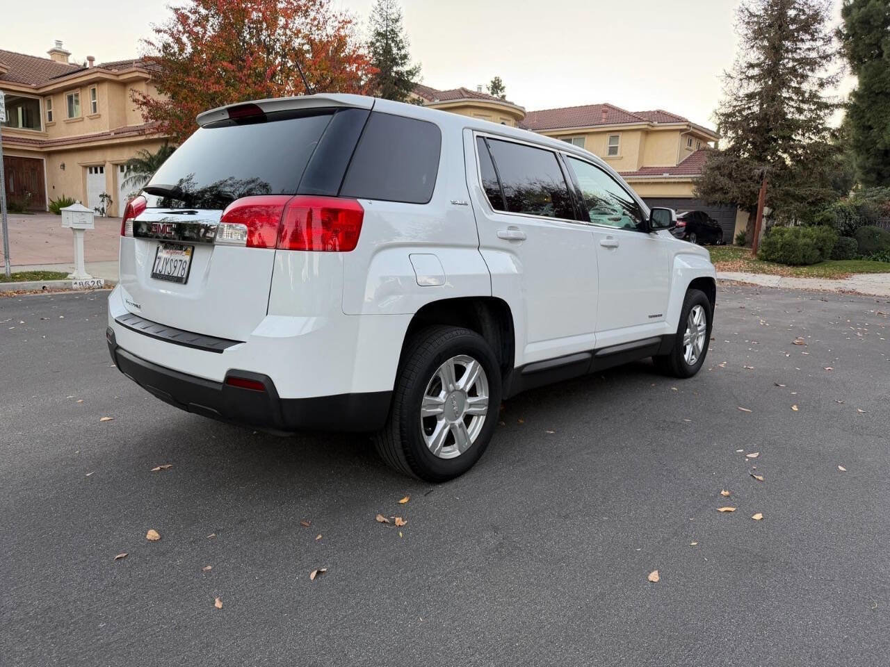 Used 2015 GMC Terrain SLE image 3