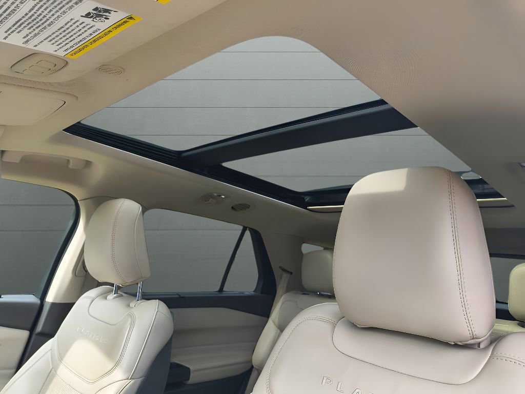 Used 2020 Ford Explorer Platinum w/ Premium Technology Package image 32