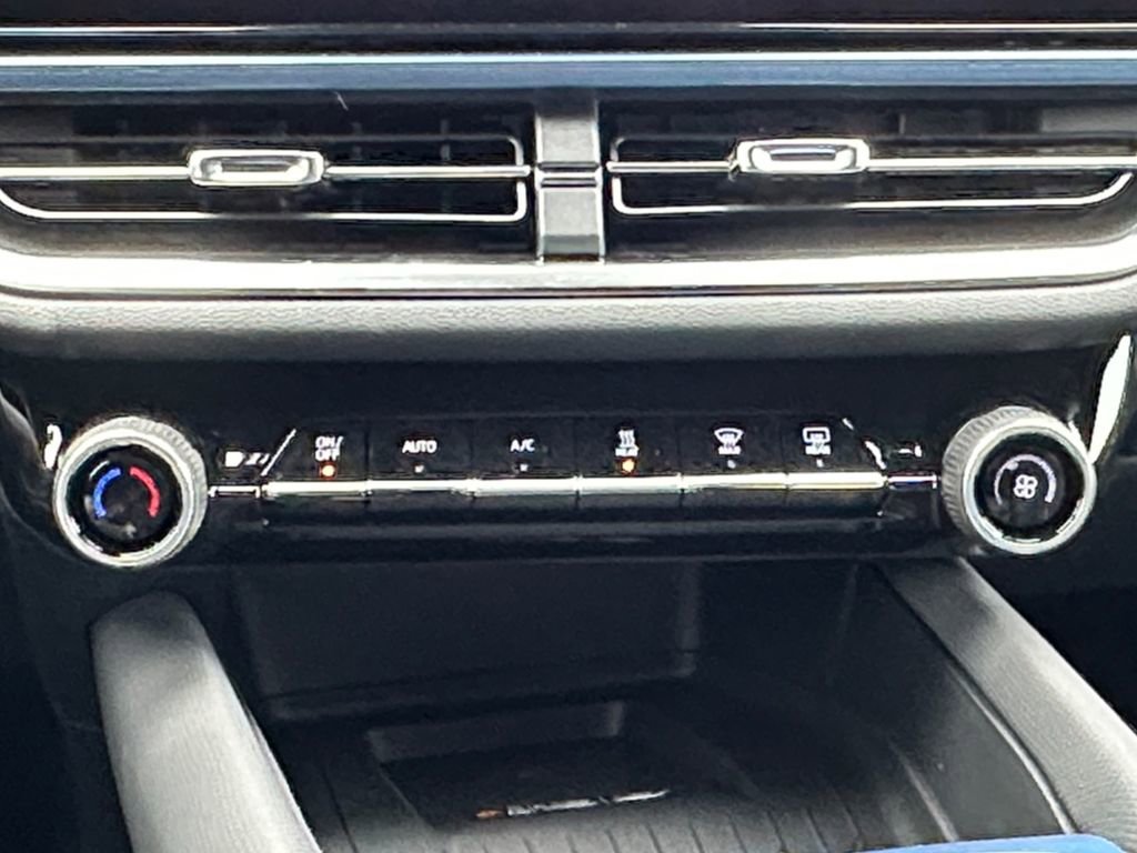 New 2026 Chevrolet Equinox EV LT image 16