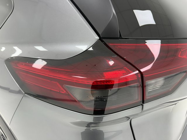 Used 2025 Nissan Rogue SV image 36