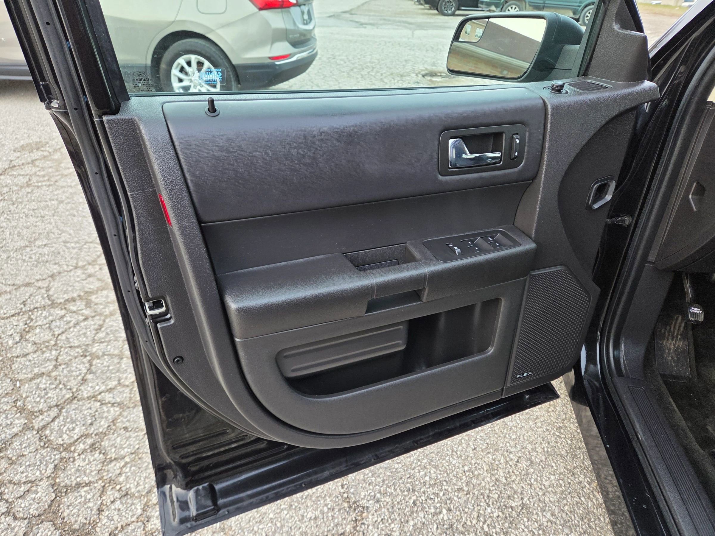 Used 2015 Ford Flex SE image 12