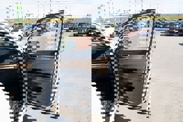 New 2026 Volkswagen Atlas Cross Sport SE image 15