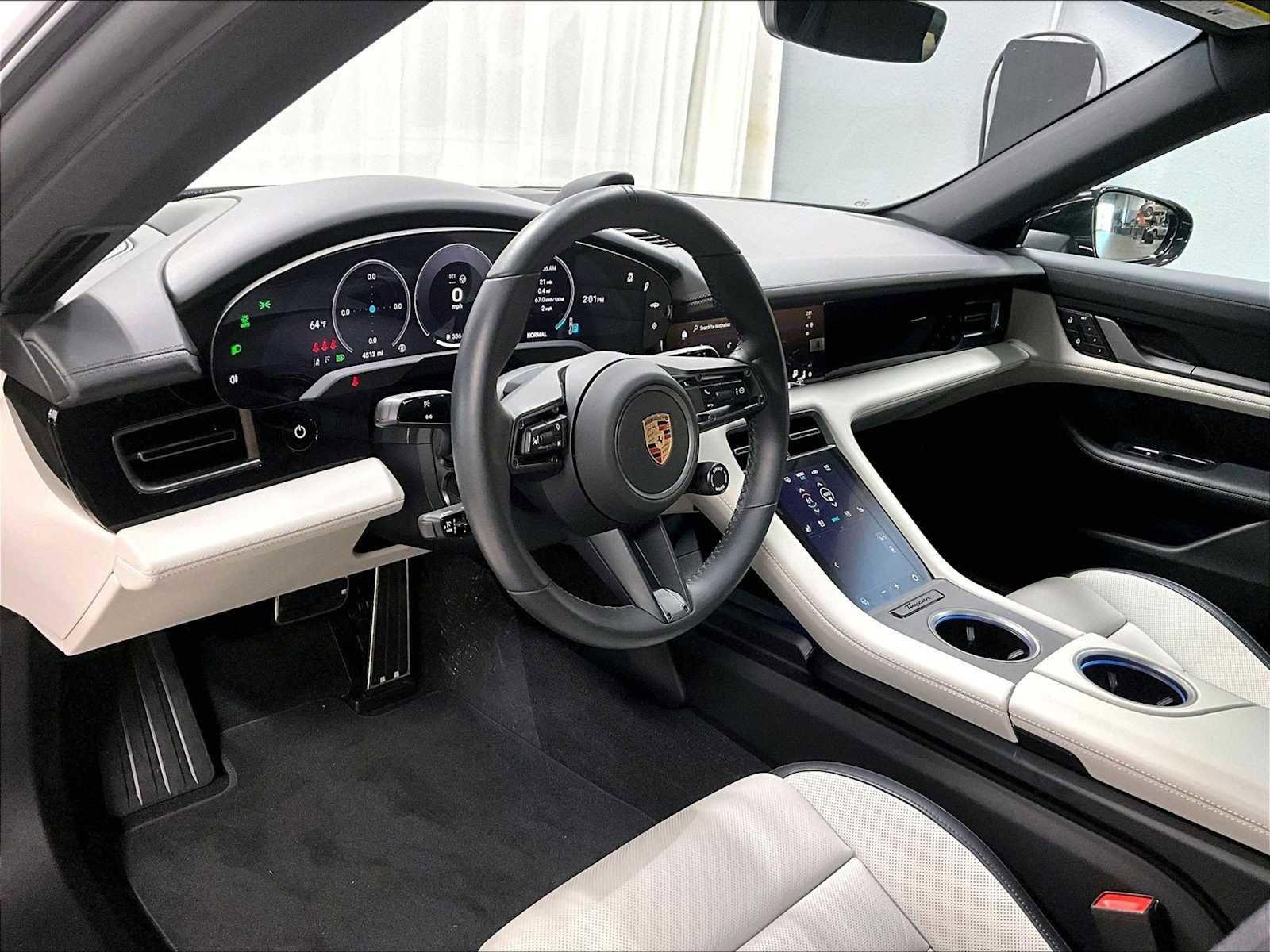 Used 2025 Porsche Taycan image 7