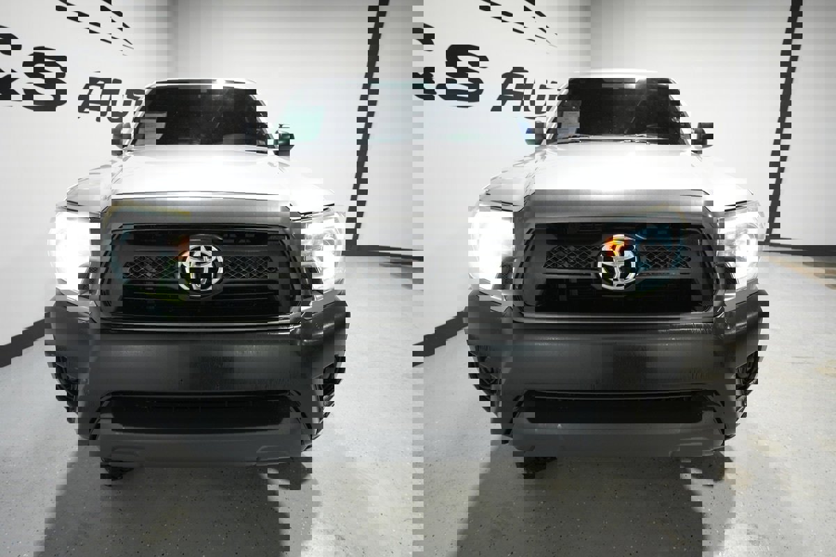 Used 2013 Toyota Tacoma PreRunner w/ Convenience Pkg image 3