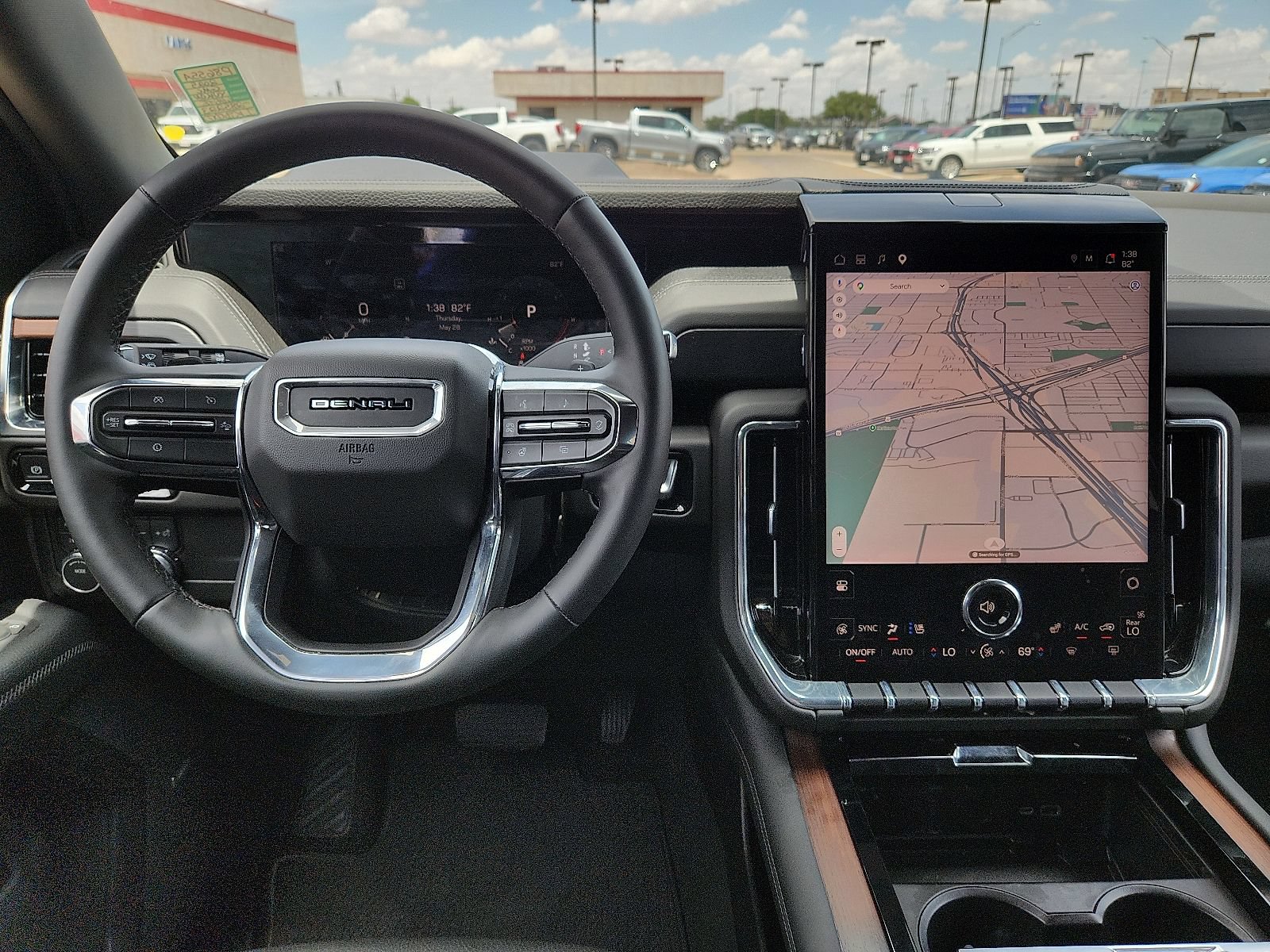 Used 2025 GMC Yukon Denali AWD/4WD image 11
