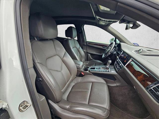 Used 2020 Porsche Macan S image 16
