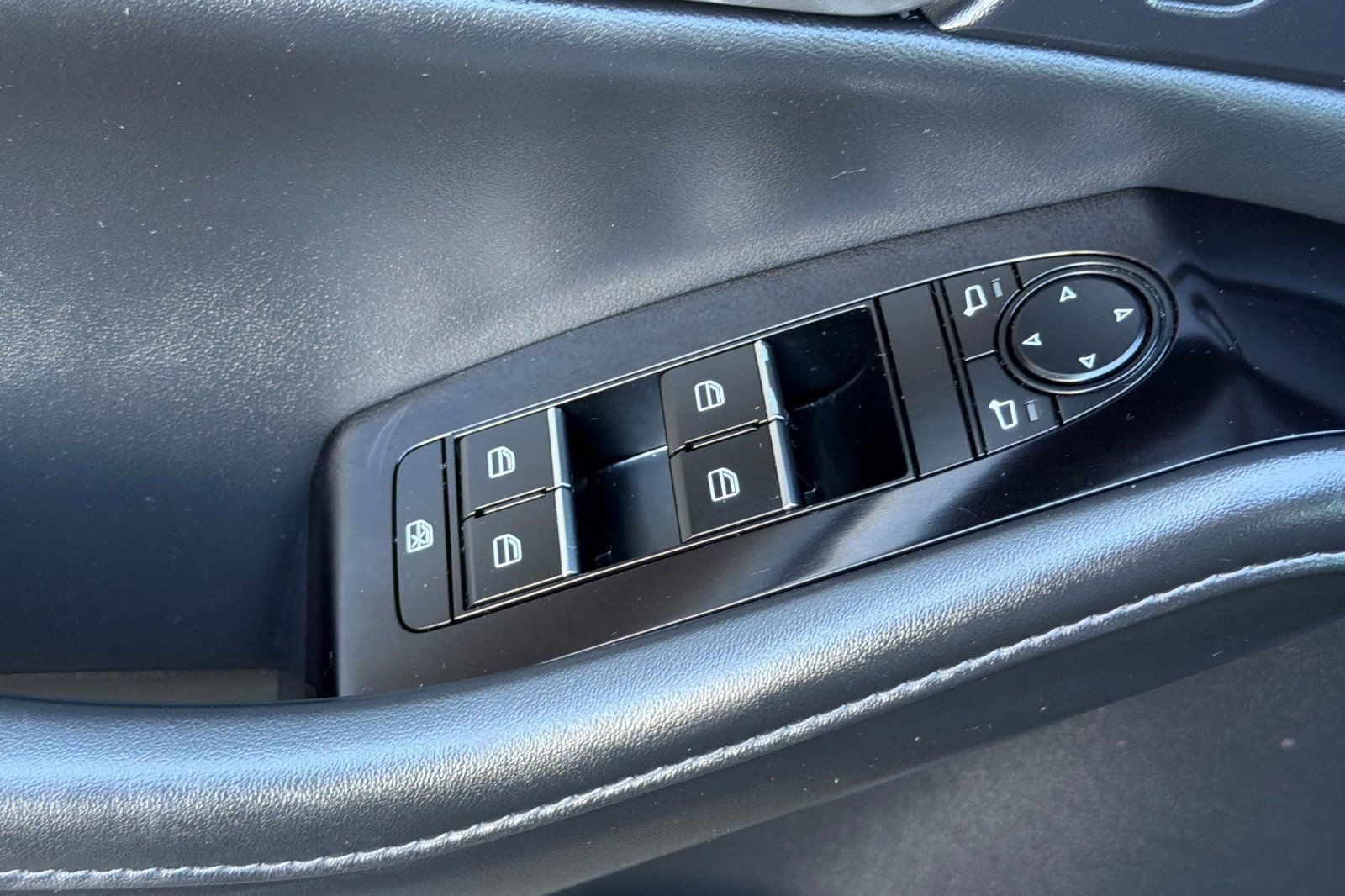 Used 2025 MAZDA CX-30 AWD 2.5 S w/ Select Sport Pkg image 12