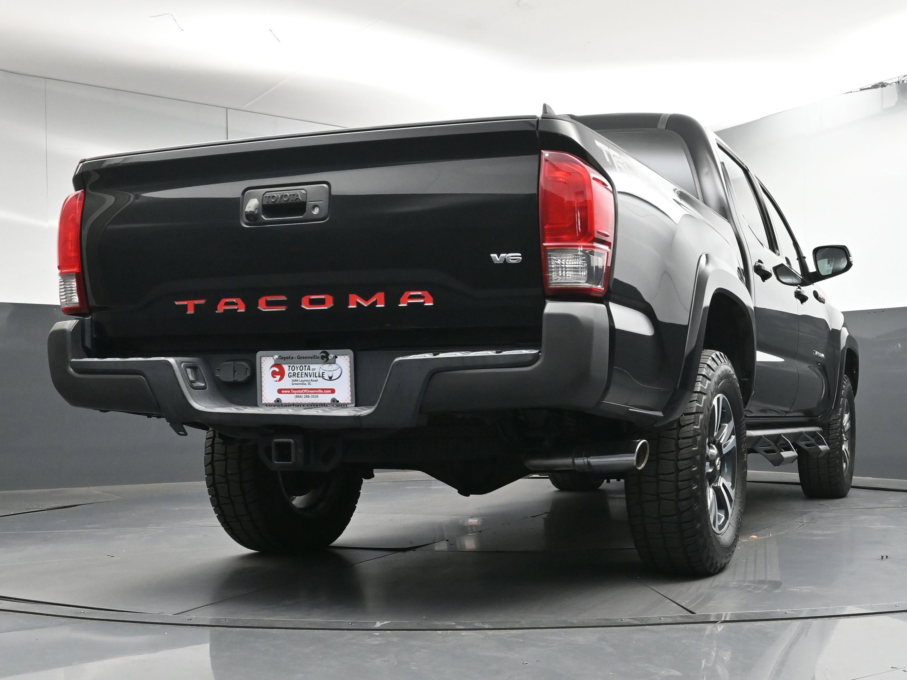 Used 2017 Toyota Tacoma TRD Sport image 30