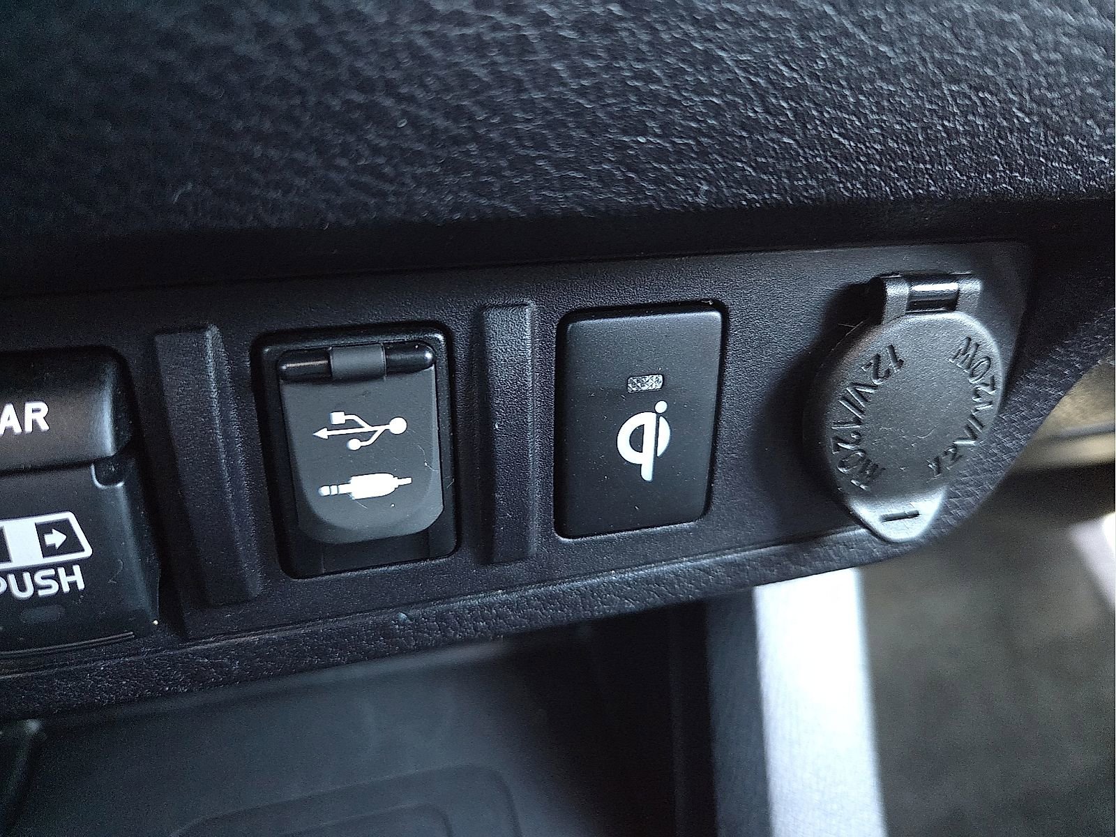 Used 2018 Toyota Tacoma TRD Off-Road w/ Technology Package image 20