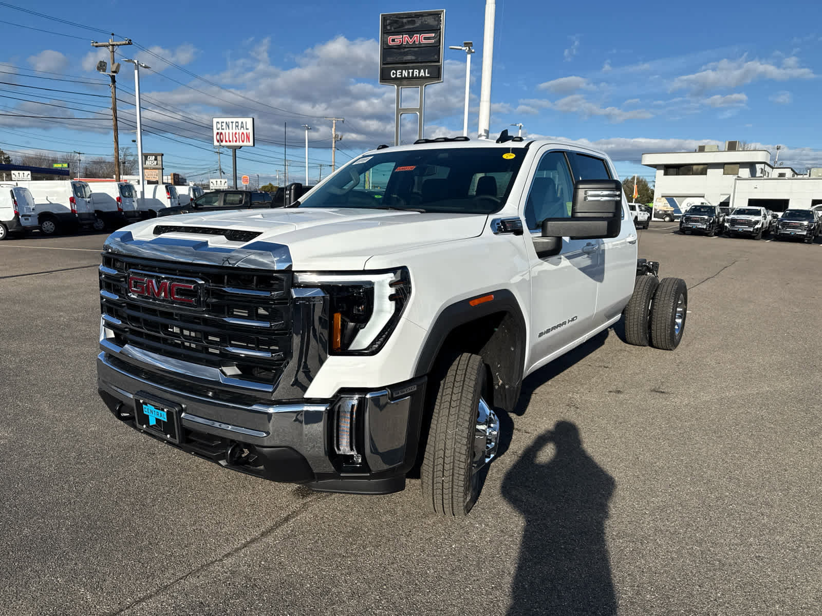 New 2026 GMC Sierra 3500 SLE w/ SLE Convenience Package image 3