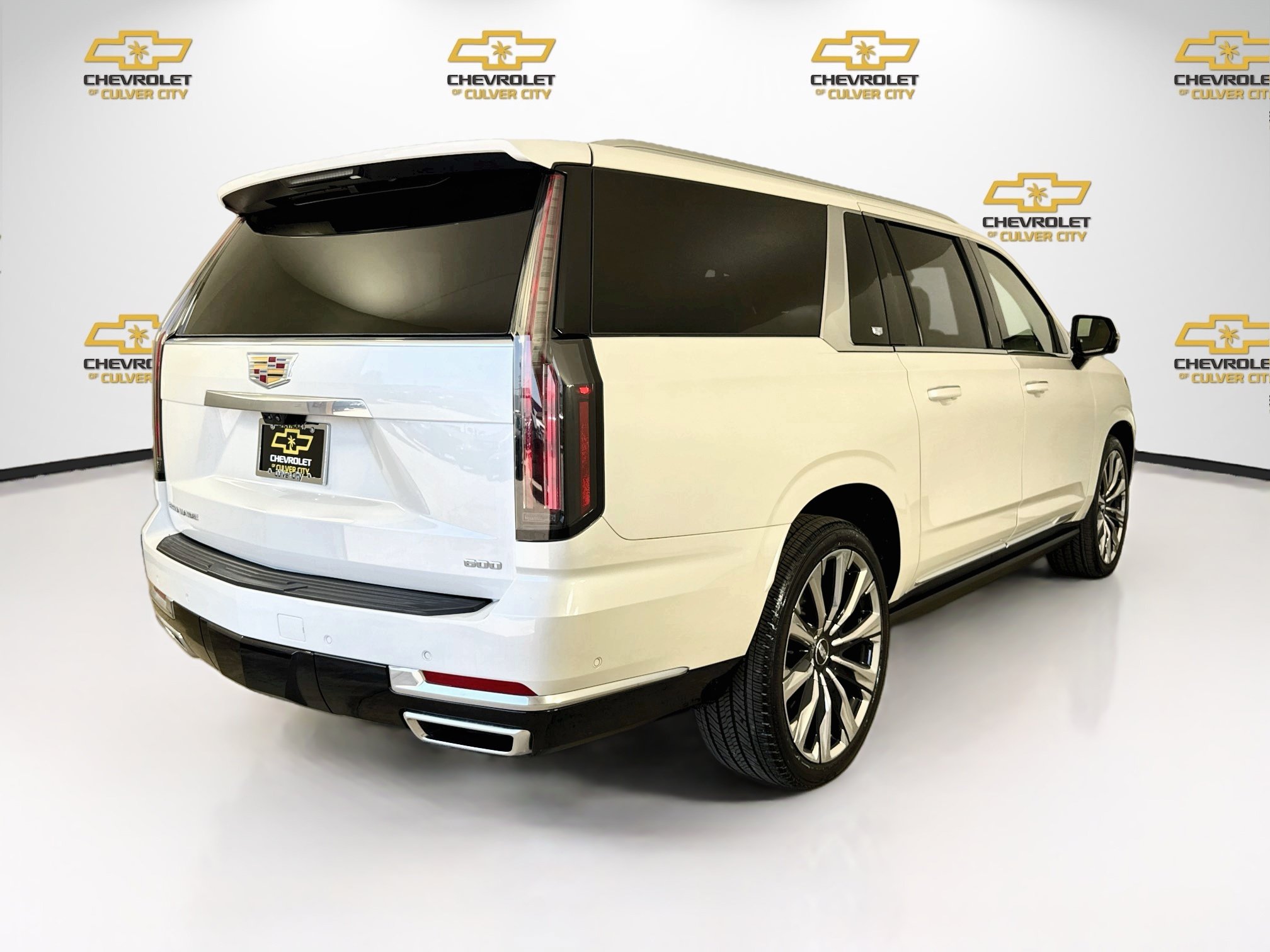 Used 2025 Cadillac Escalade ESV Premium Luxury w/ Touring Package AWD/4WD image 8