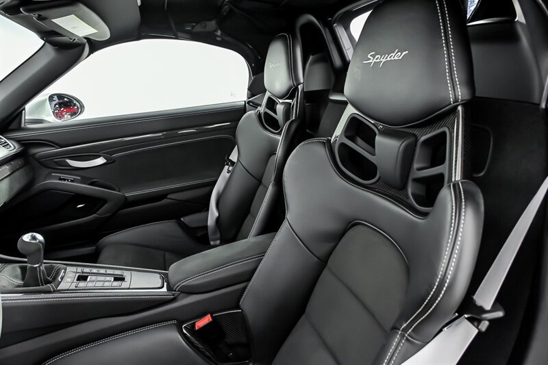 Used 2022 Porsche 718 Boxster Spyder RWD image 18