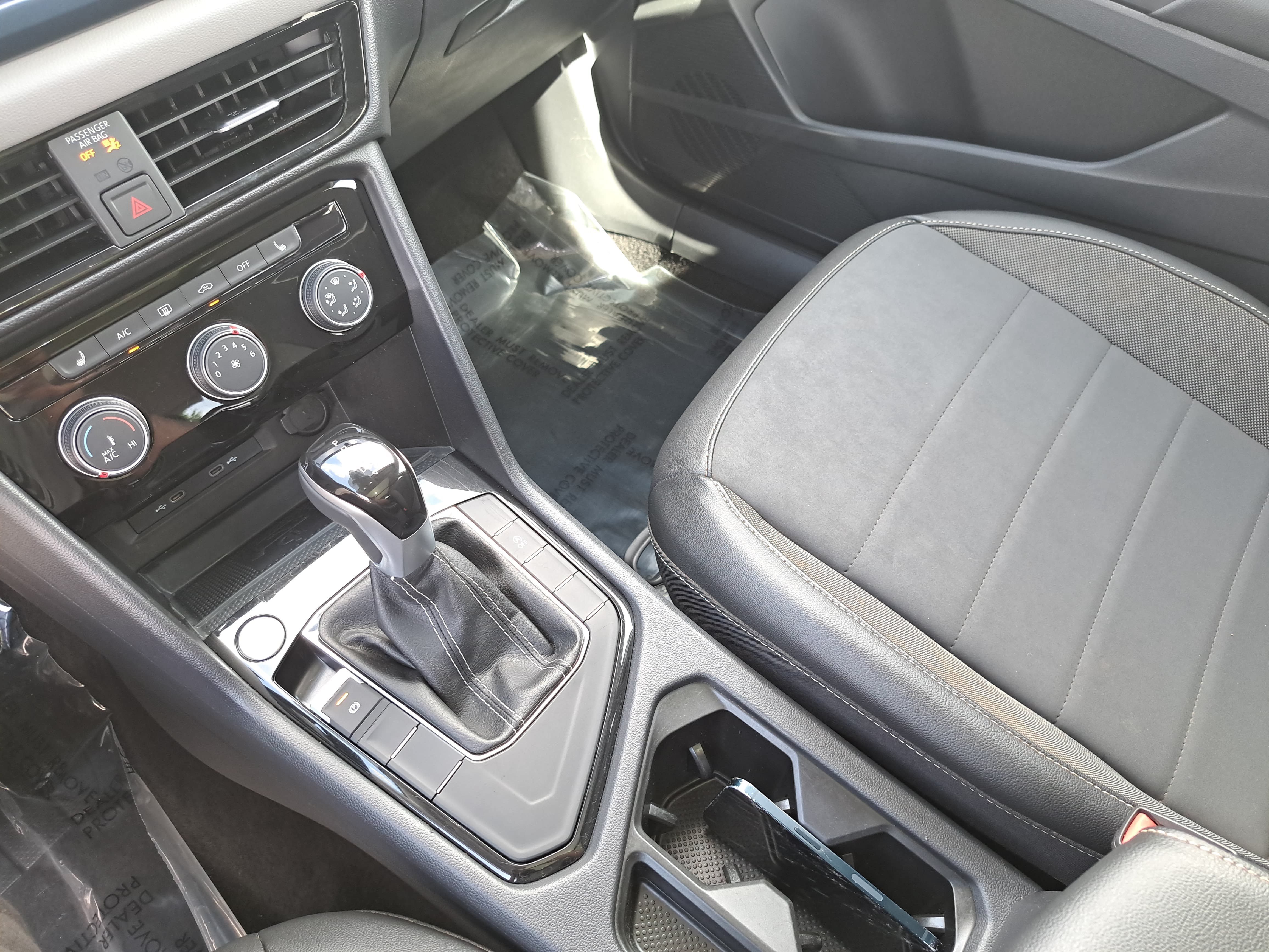 Certified 2023 Volkswagen Taos SE w/ Panoramic Sunroof Package FWD image 23