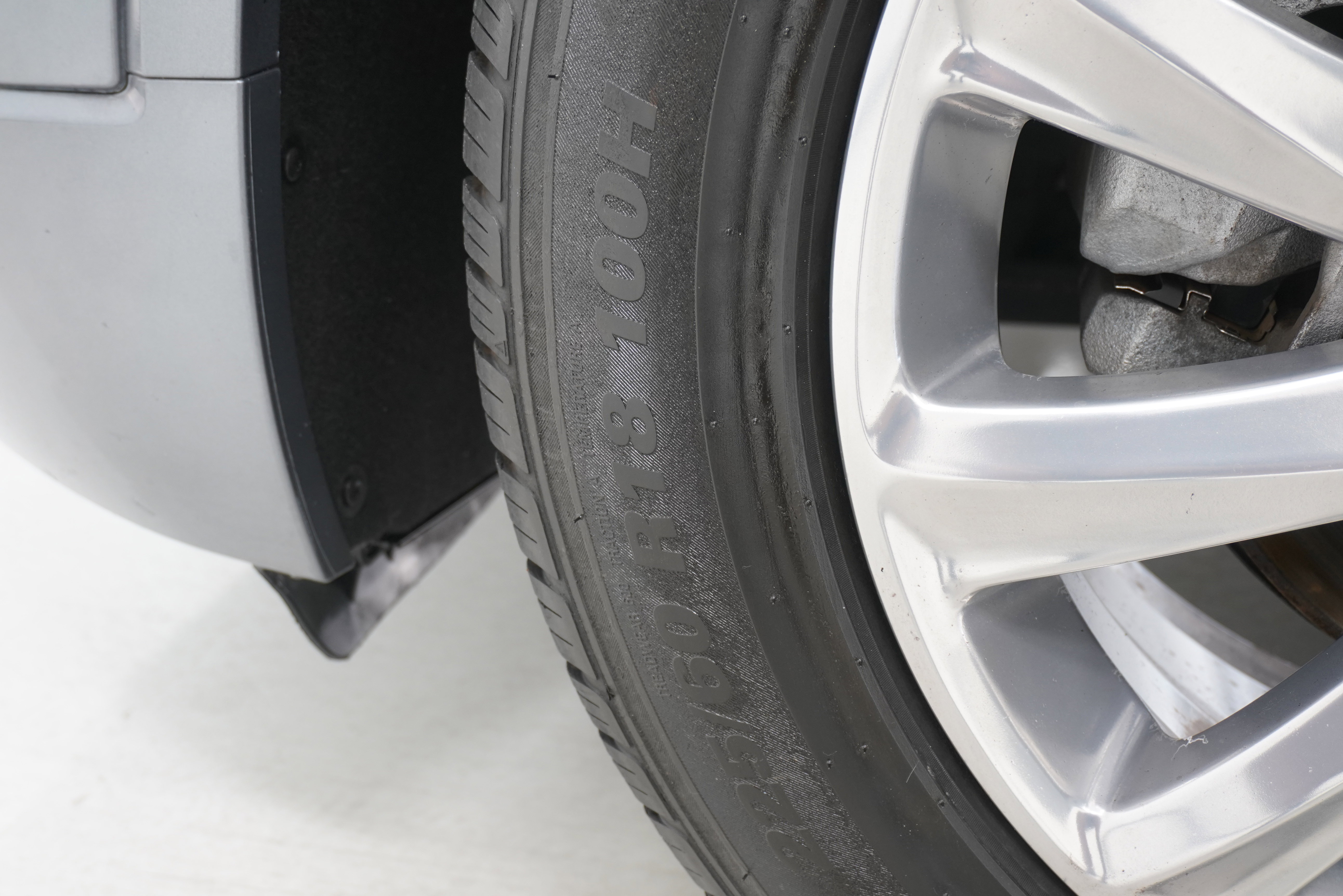 Used 2020 Buick Envision Essence image 29