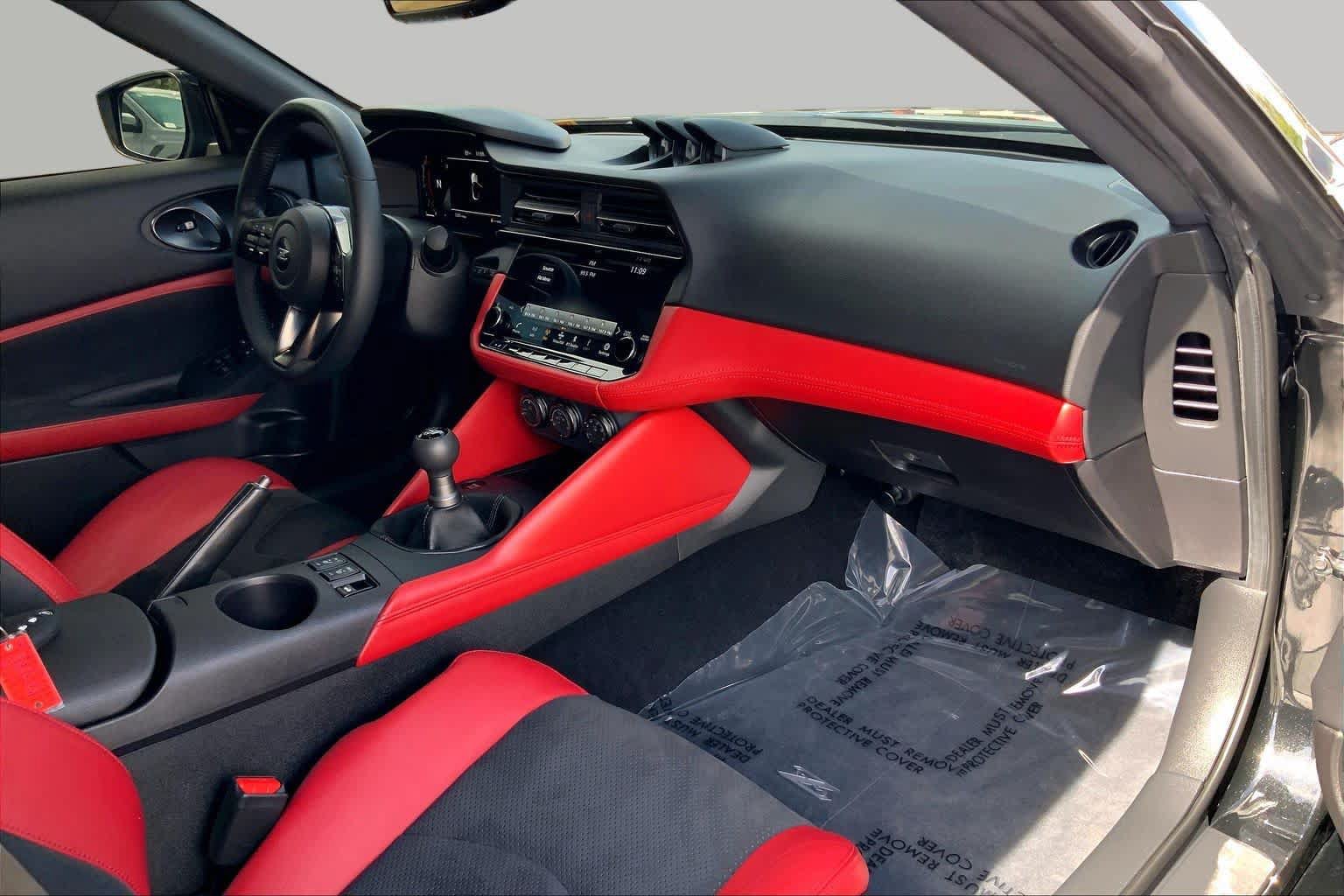 Used 2025 Nissan Z Performance w/ Floor Mat Package RWD image 17