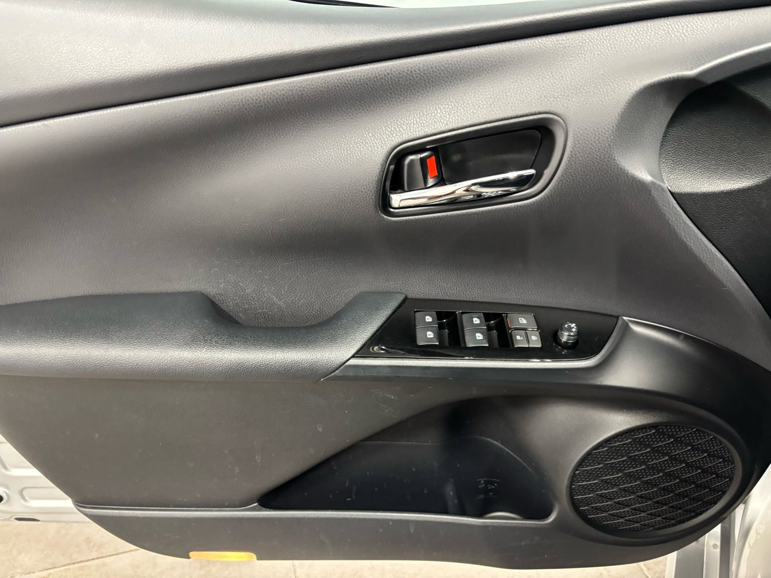 Used 2018 Toyota Prius Prime Advanced FWD image 17