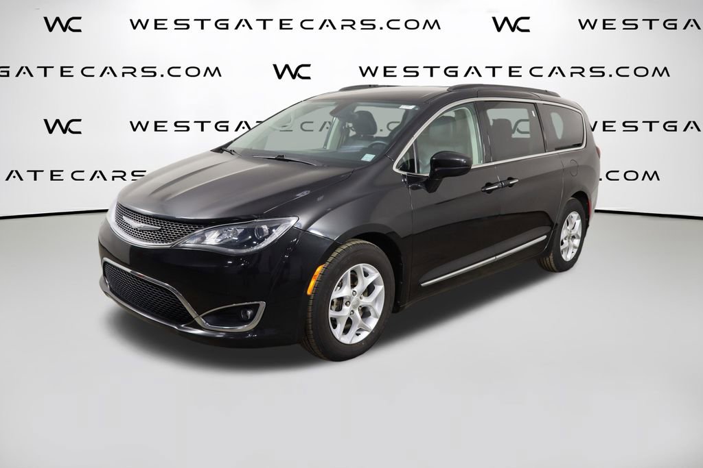 Used 2017 Chrysler Pacifica Touring-L w/ Tire & Wheel Group